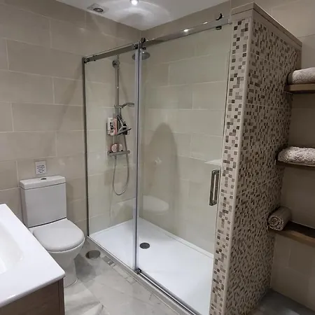 Luxury 4 Bed Townhouse Duquesa With Breathtaking Views Close To Port And 公寓