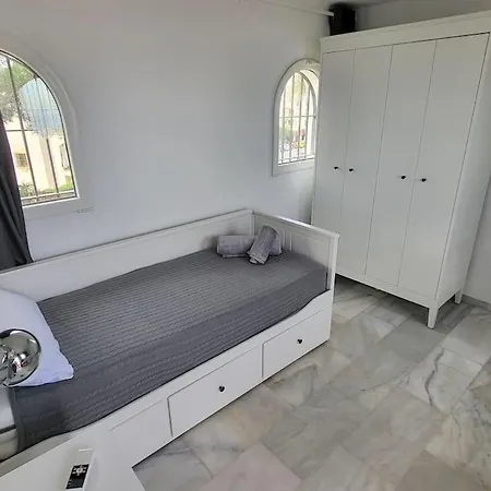 公寓 Luxury 4 Bed Townhouse Duquesa With Breathtaking Views Close To Port And 马尼尔瓦