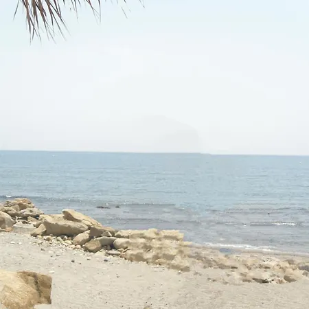 Luxury 4 Bed Townhouse Duquesa With Breathtaking Views Close To Port And 马尼尔瓦
