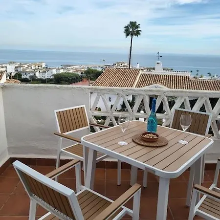 Luxury 4 Bed Townhouse Duquesa With Breathtaking Views Close To Port And Apartment *