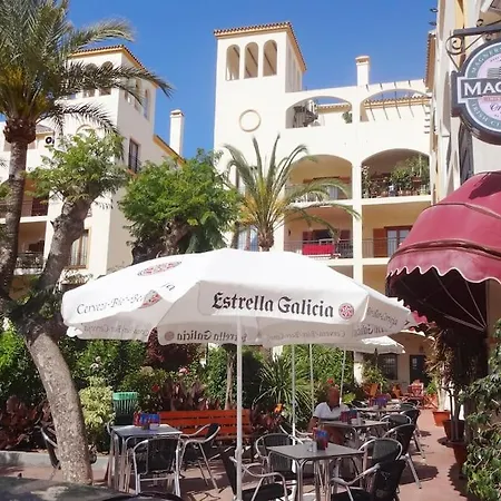 Luxury 4 Bed Townhouse Duquesa With Breathtaking Views Close To Port And Apartment *