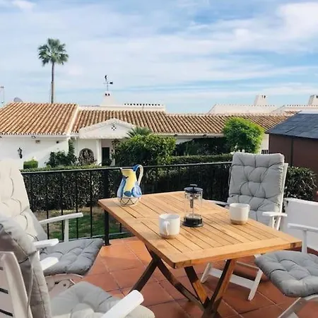 Luxury 4 Bed Townhouse Duquesa With Breathtaking Views Close To Port And Apartment
