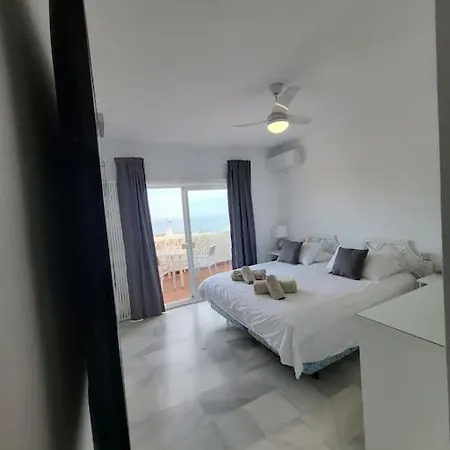 Luxury 4 Bed Townhouse Duquesa With Breathtaking Views Close To Port And Apartment Manilva