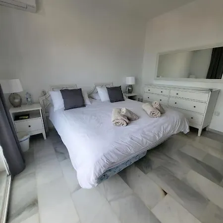 Apartamento Luxury 4 Bed Townhouse Duquesa With Breathtaking Views Close To Port And Manilva