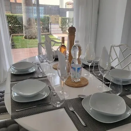 Luxury 4 Bed Townhouse Duquesa With Breathtaking Views Close To Port And